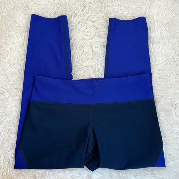 Under Armour Heatgear Blue Cropped Athletic Leggings - Picture 8 of 9